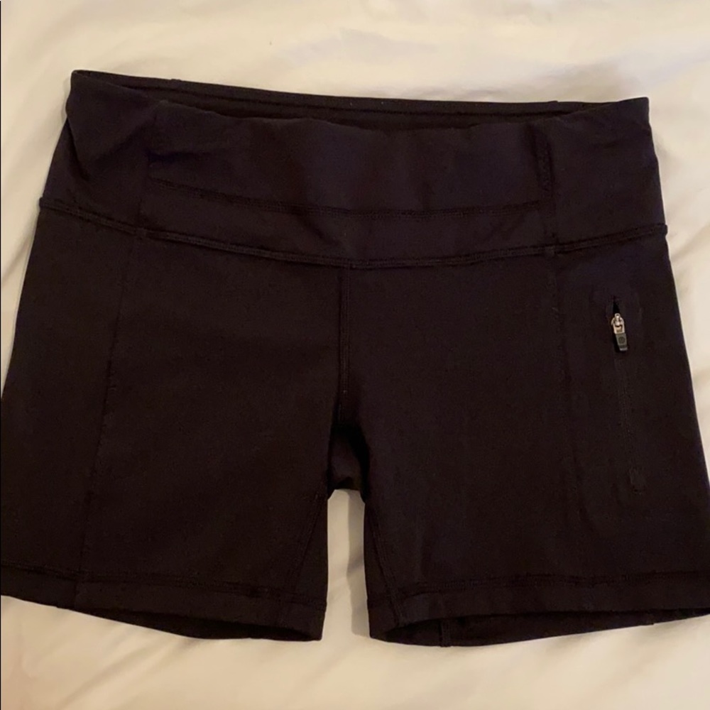 Lululemon Black spandex shorts with pocket